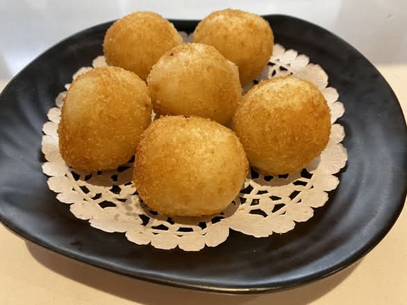 爆浆榴莲球 Deep Fried Durian Balls